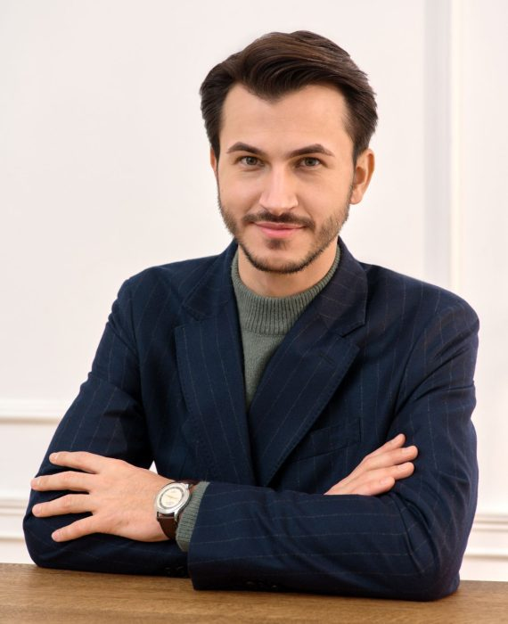 Damian Zwoliński, MA