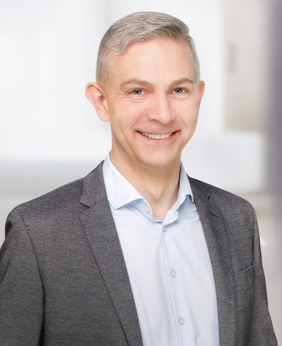 dr. Adam Machowicz