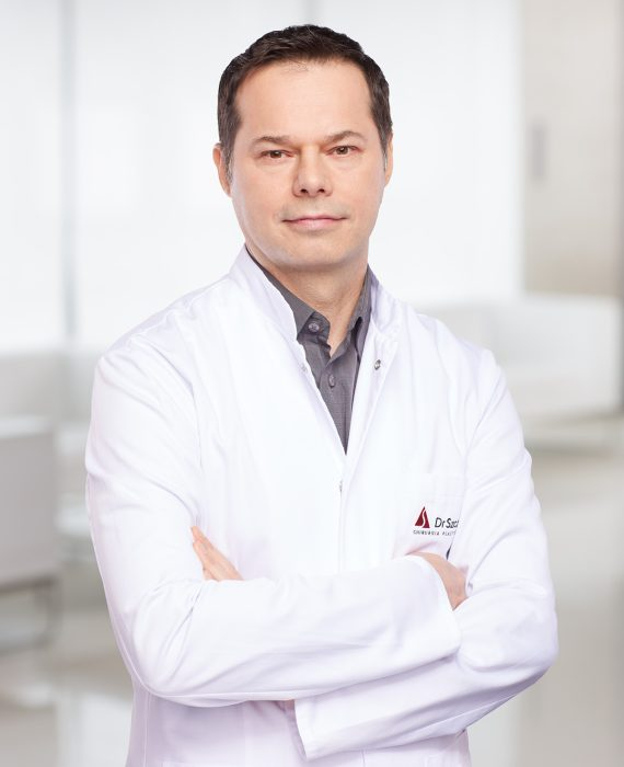 dr. Dominik Tomasik